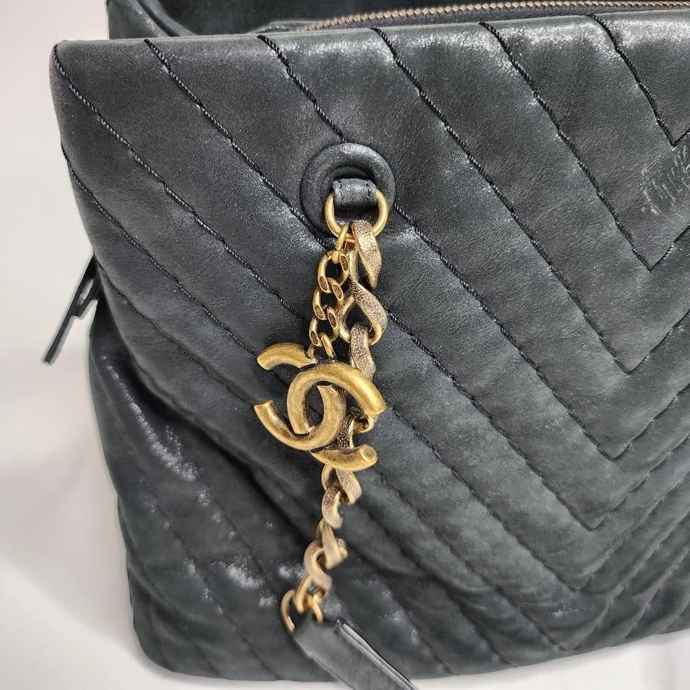 CHANEL Surpique CC Charm Tote Chevron Iridescent Calfskin Large Shoulder Bag